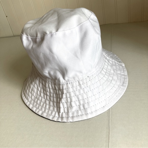 NWOT Alice + Olivia by Stacey Bendet Reversible Floral Hat. - Picture 7 of 14